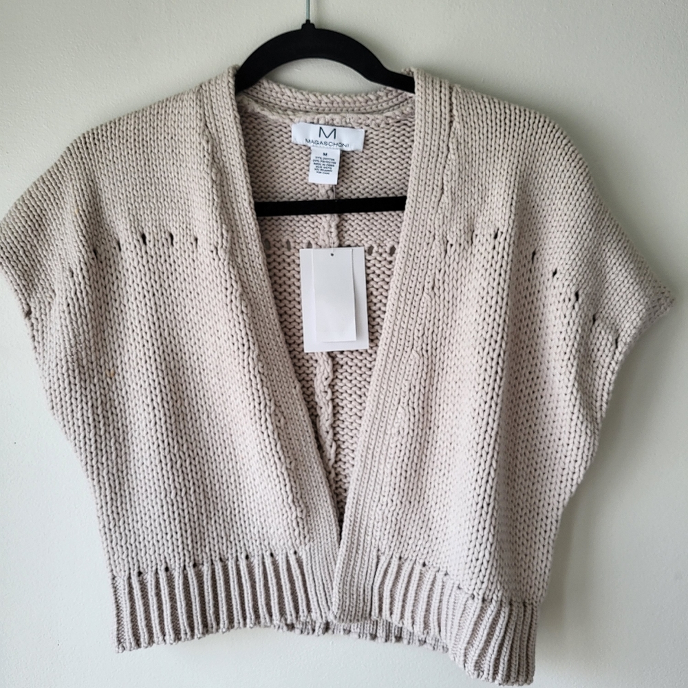 Magaschoni sleeveless tan knit sweater vest  Size M
